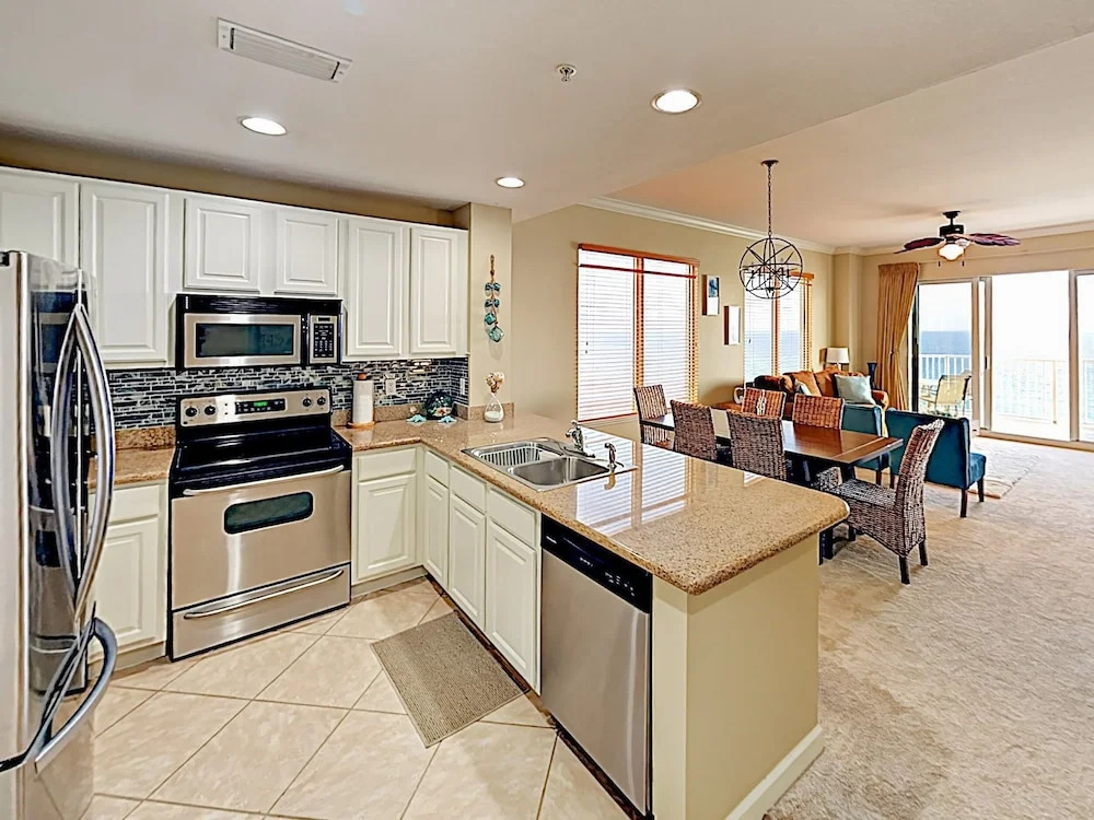 New Listing! Solitude By The Sea W/ Gulf Views 3 Bedroom Condo