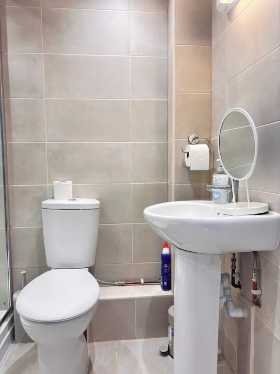 Bright Cozy 2 Bedroom Apartment in Oxford