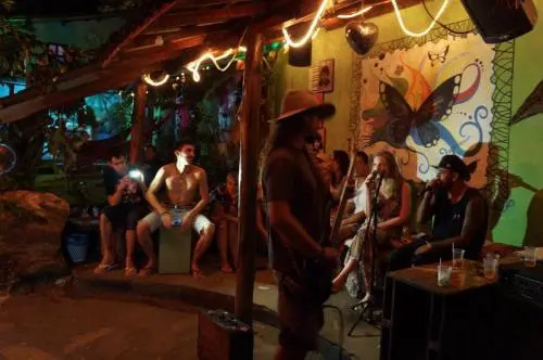 BANANAS HOSTEL