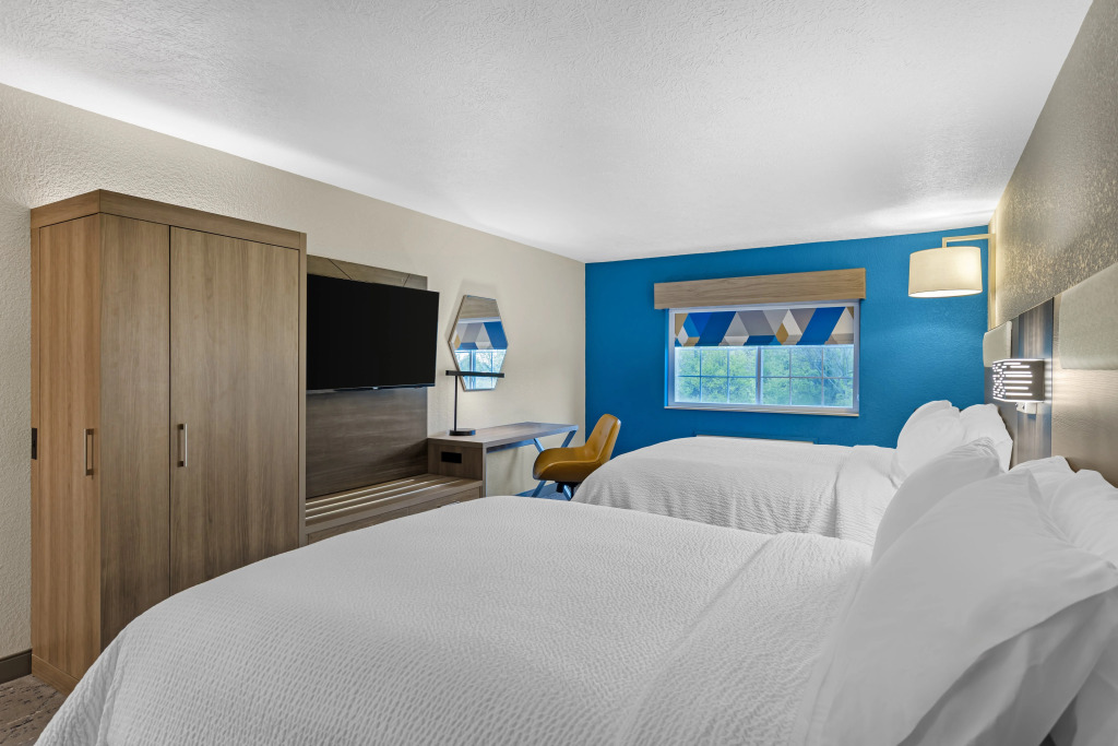 Holiday Inn Express Hotel & Suites Charlotte by IHG