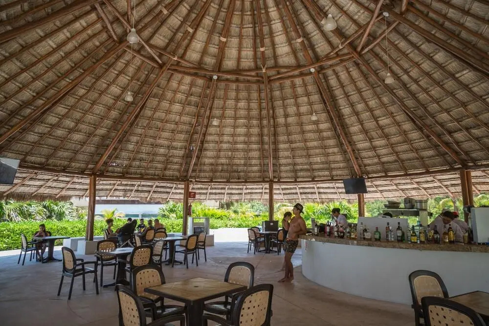 TROPICAL Beachfront 1 BDR