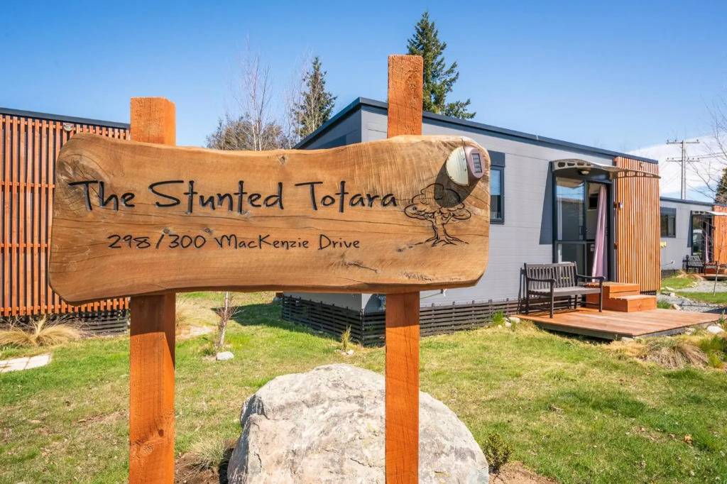 Stunted Totara, Unit 3