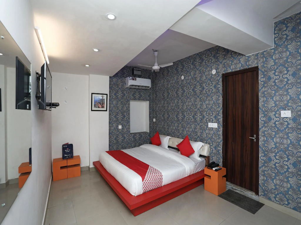 OYO Flagship 17085 Bhagat Residency