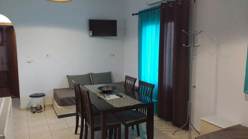 Vazeos Apartments