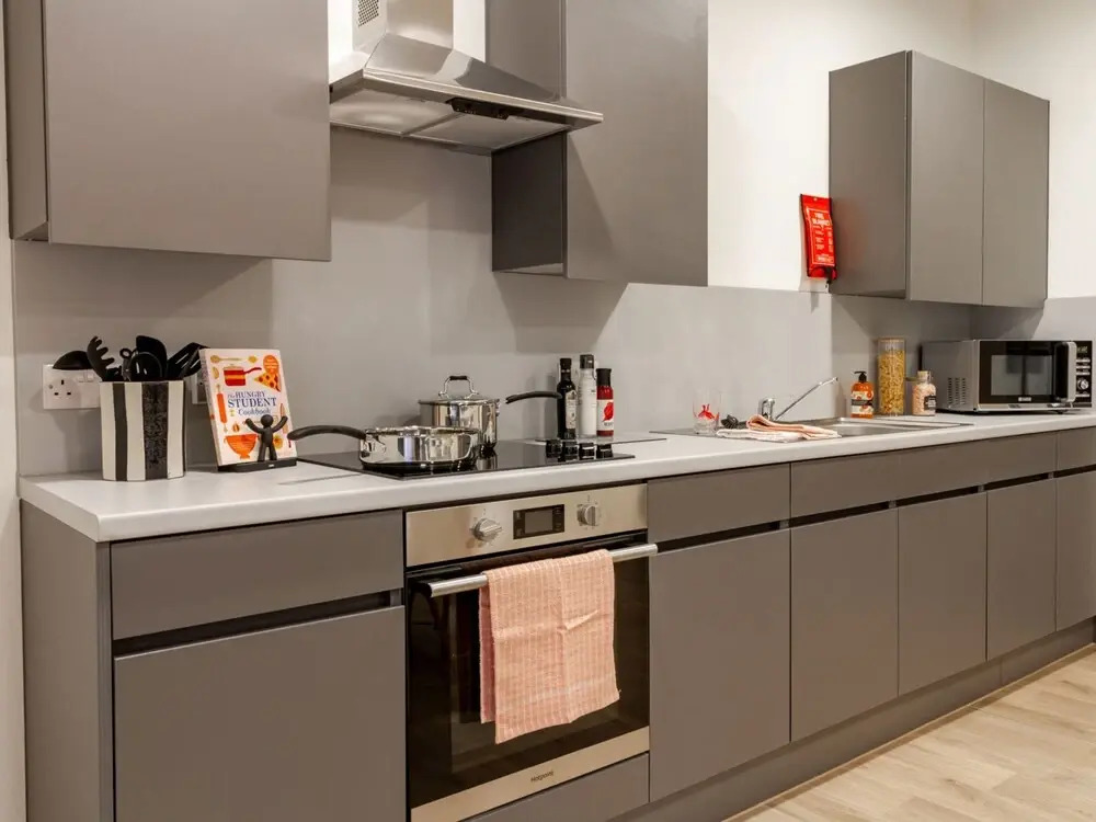 Modern Rooms in LEICESTER SK - Hostel