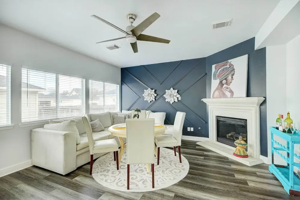 Houston Stay 7 Mi to NRG: Luxe + Group Friendly