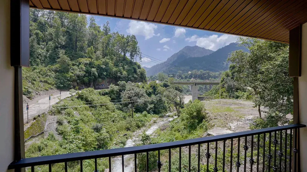 The Big Bridge- A Boutique Hotel On A Bridge