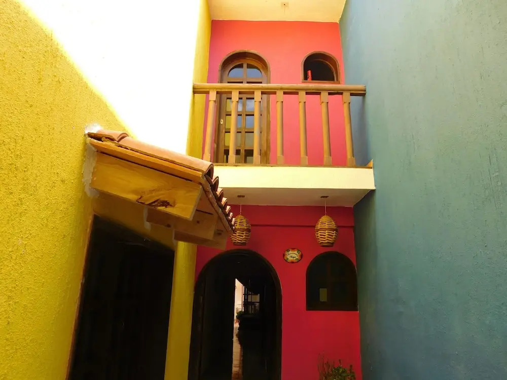 Casona Luciérnaga-Casa de Huéspedes Centro de León, Poliforum