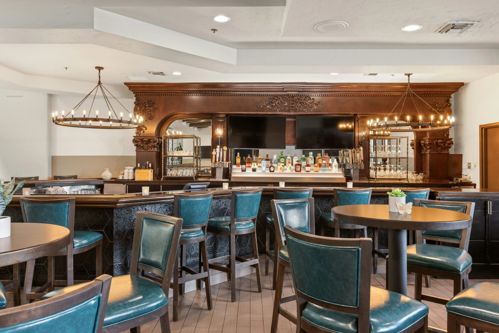 Embassy Suites by Hilton Los Angeles International Airport South