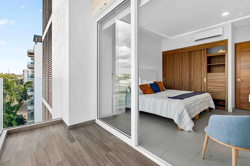 Relaxing Condo With Rooftop Pool, Oceanview Balcony & Walkable Beach Access