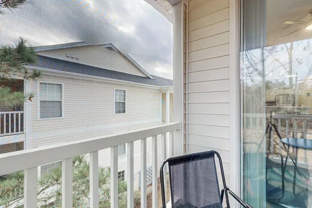 2 BR Condo w/ Shared Pool, Near Outlet Mall
