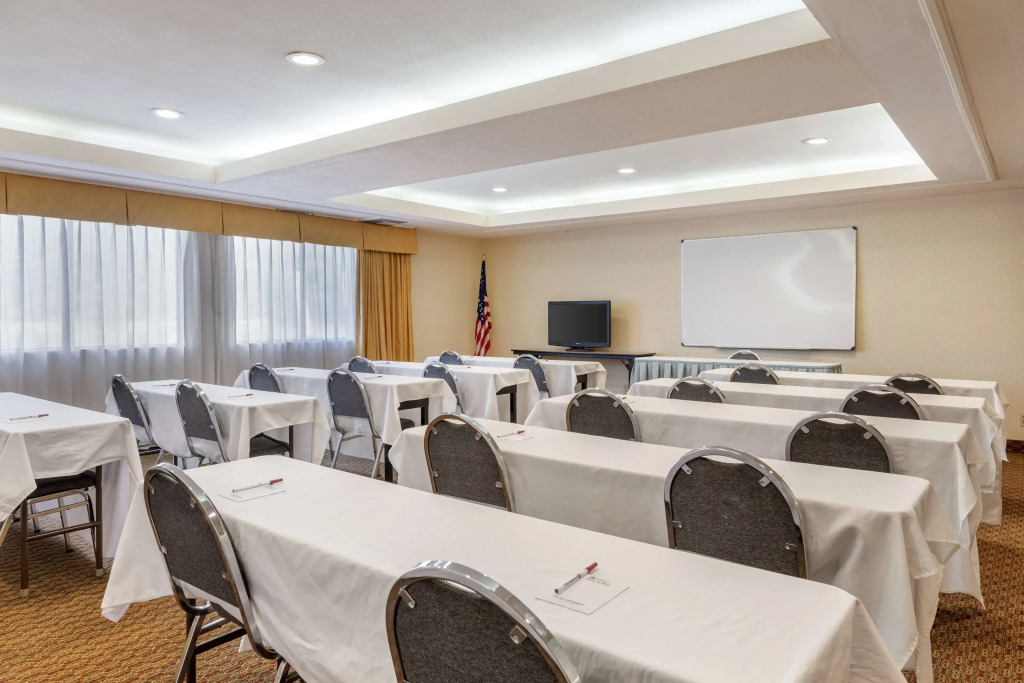 Best Western Plus West Covina Inn