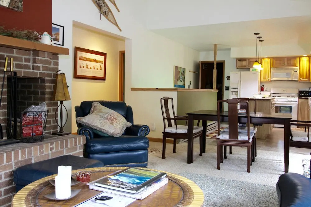255 Sky View Acres 3 Bedrooms 2 Bathrooms Condo