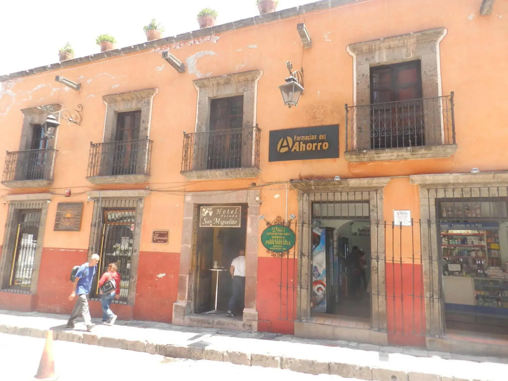 Hotel Parrokia