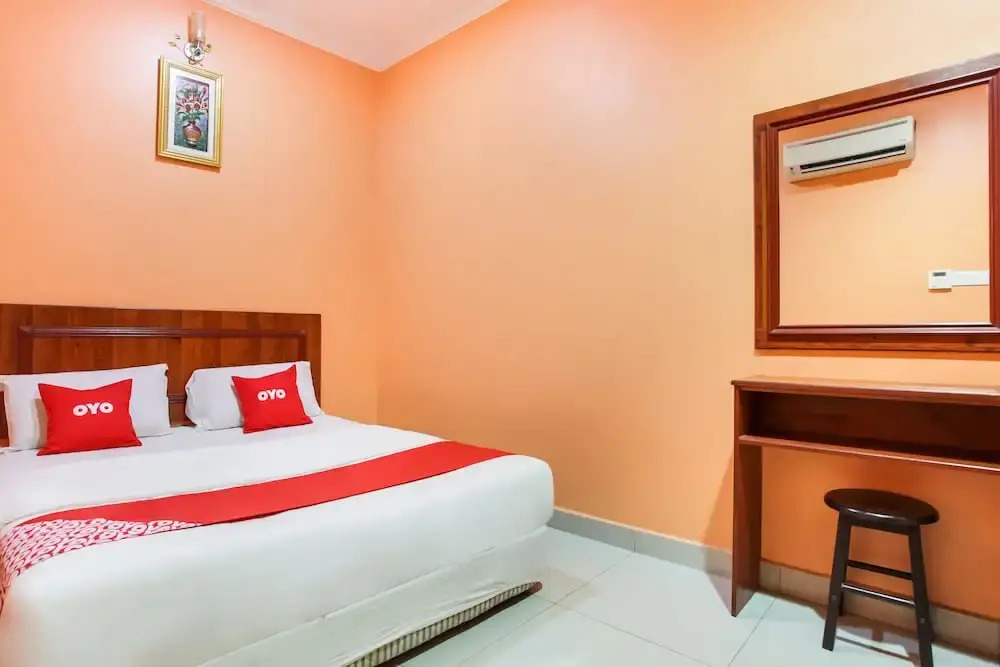 OYO 89470 My Town Hotel