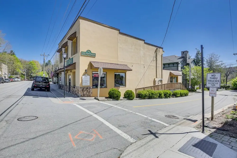 Walkable Main Street Blowing Rock Apartment!