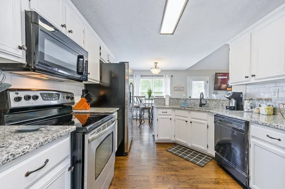 13 Windfield Dr, Cartersville