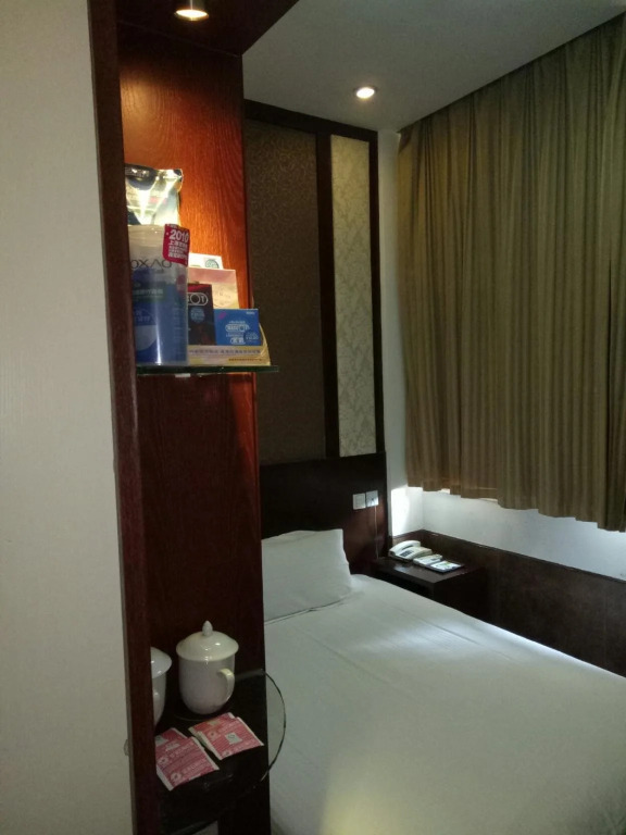 Baolong Homelike Hotel (Youyi Branch)