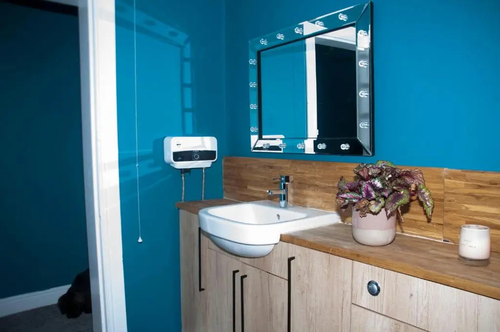 Block 2 Flat 16 Westfield Court