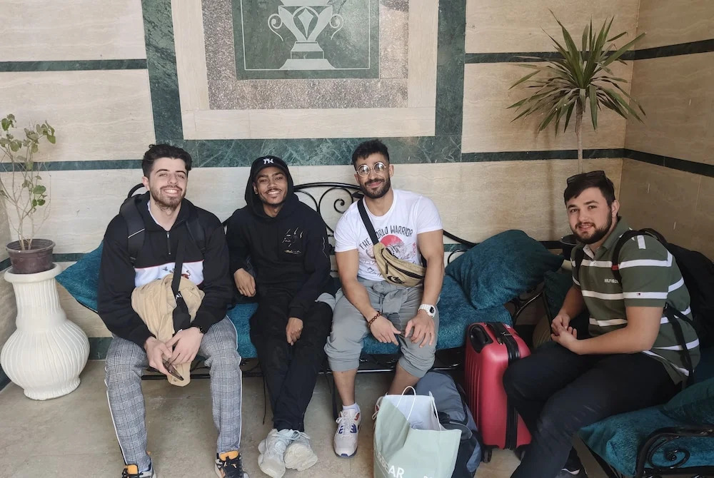 Hk pyramids inn