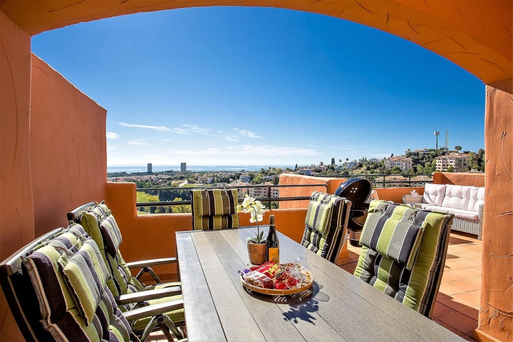 Spectacular views 2 Bed Duplex Penthouse JD31
