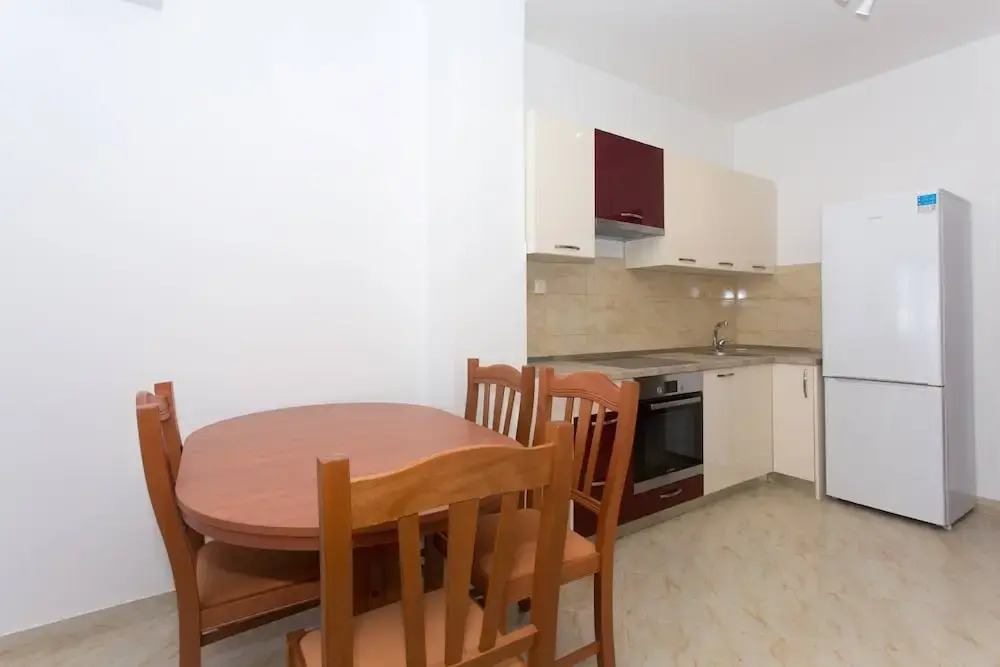 Charming Apartments With Private Balcony and City View Seget Donji