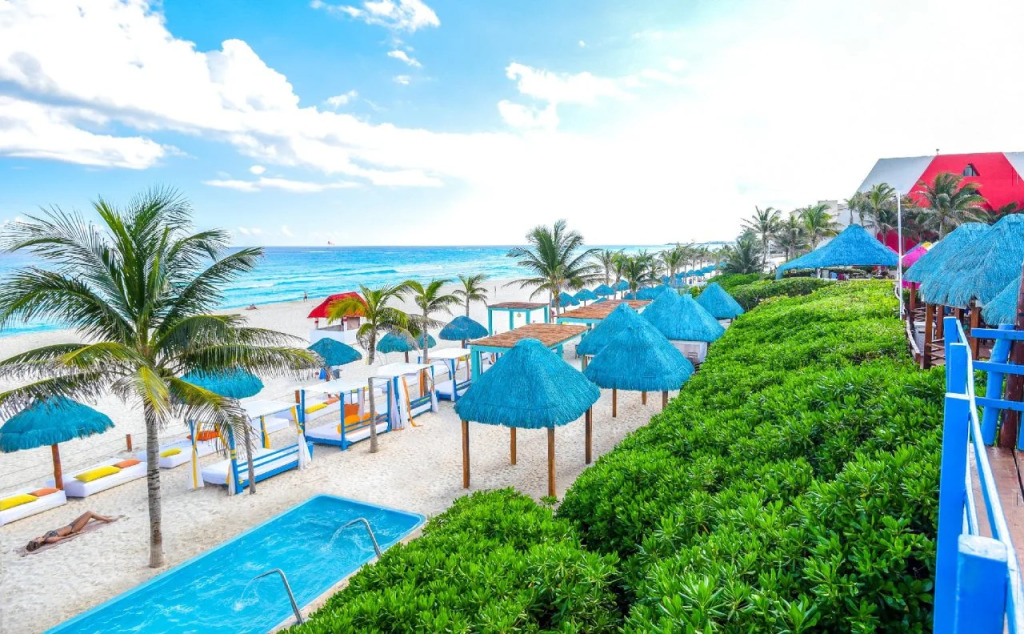 Oh! Cancun On The Beach by Oasis