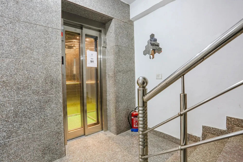 Fabhotel 24&7