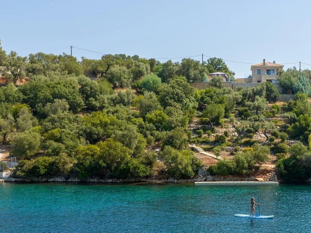 Villa Chriselia - 3 Bedrooms With Sea Access