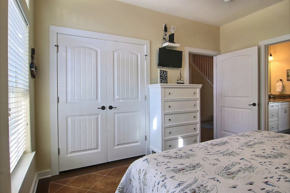 Fin and Feather by Silver Sands Vacation Rentals