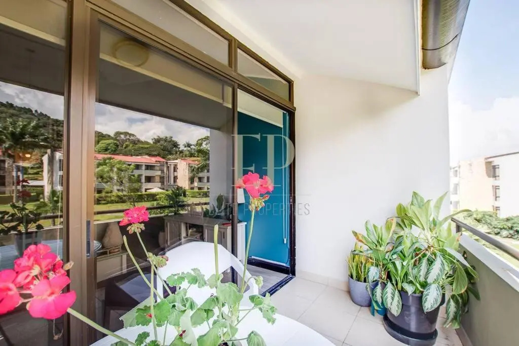 Modern PENTHOUSE w view, office space, pool, gym, tennis