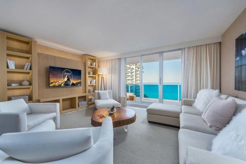 24th Street Condo #215649