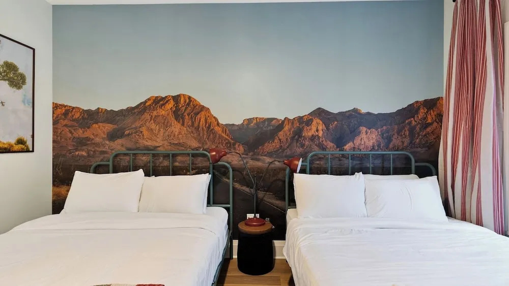 The Lodge by Avantstay Private Rooftop Lounge + Hot Tub + Skyline Views + Near Broadway