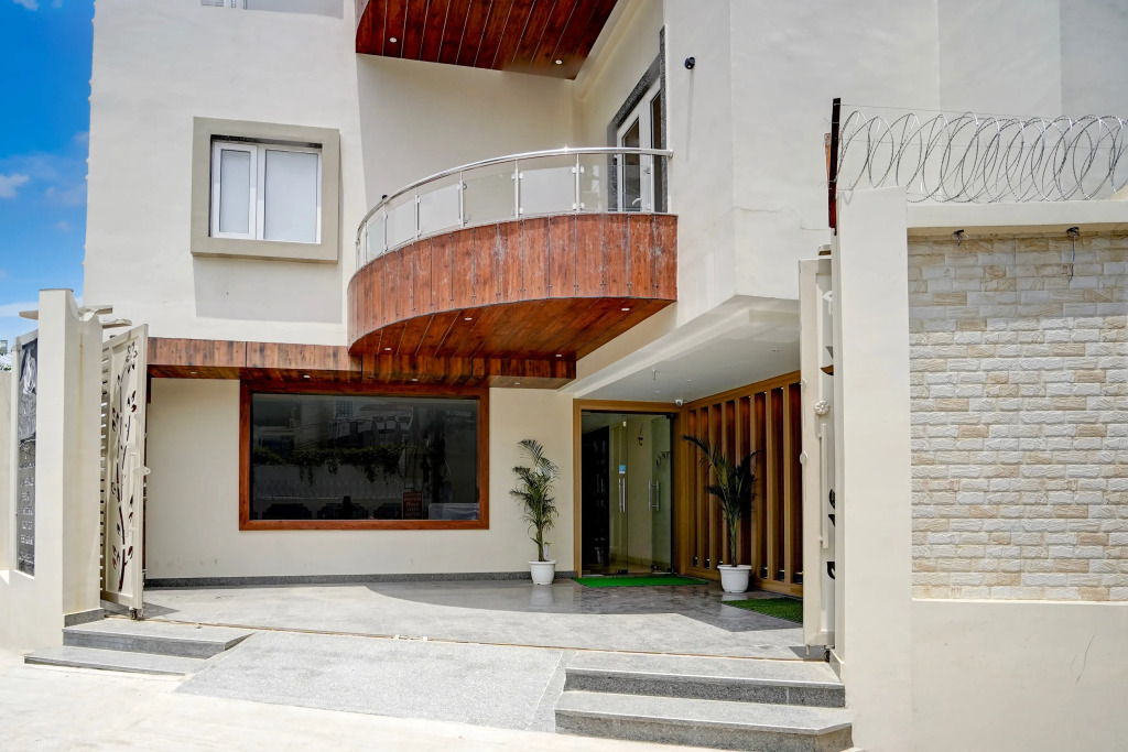 Super Townhouse Oak Banaras Central Railway Junction Formerly Sri Hari Inn