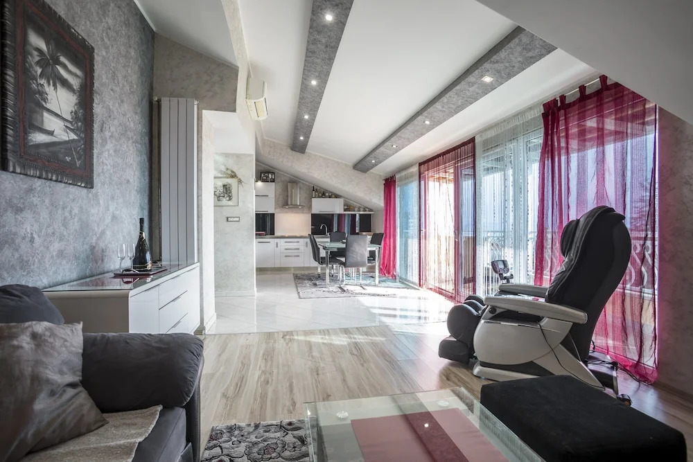 Luxury apartment Alduk close to Znjan beach with the sea view