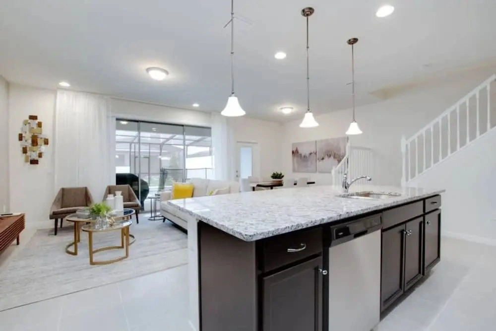 Cozy and Spacious 5BR With Pool Near Disney Parks