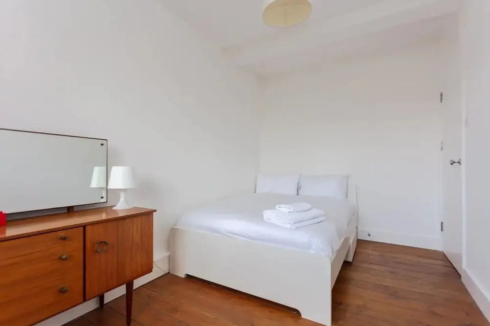 Relaxing 2 Bedroom Top Floor Apartment in Bethnal Green