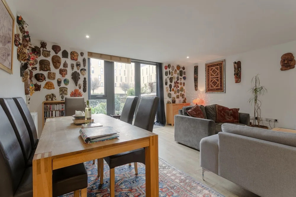 Modern 3 Bedroom Duplex Apartment in Stepney