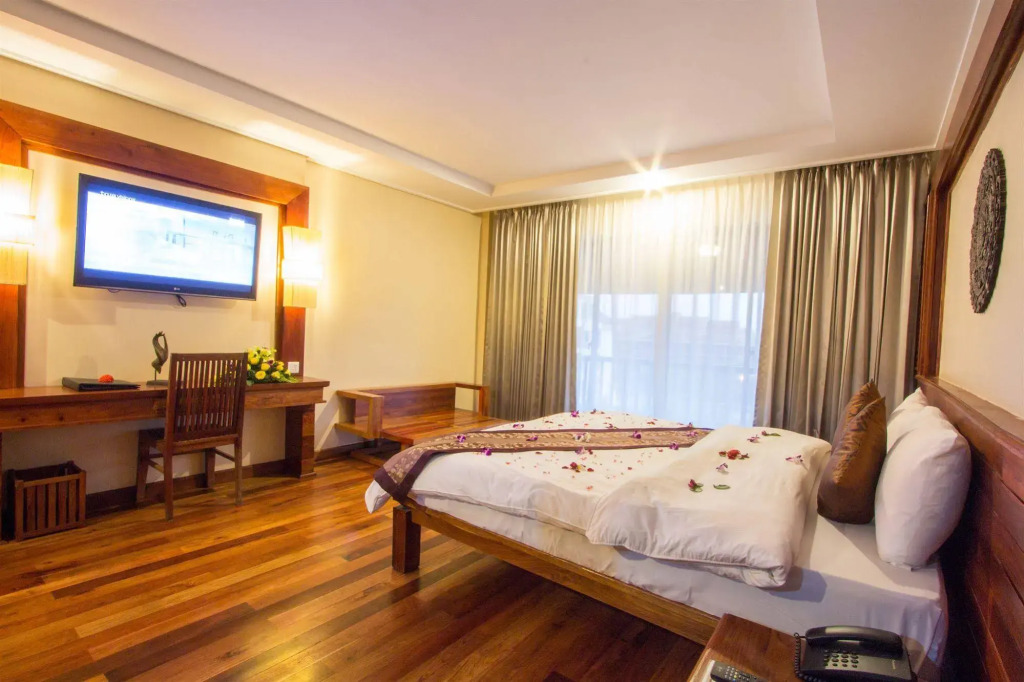 Royal Empire Hotel