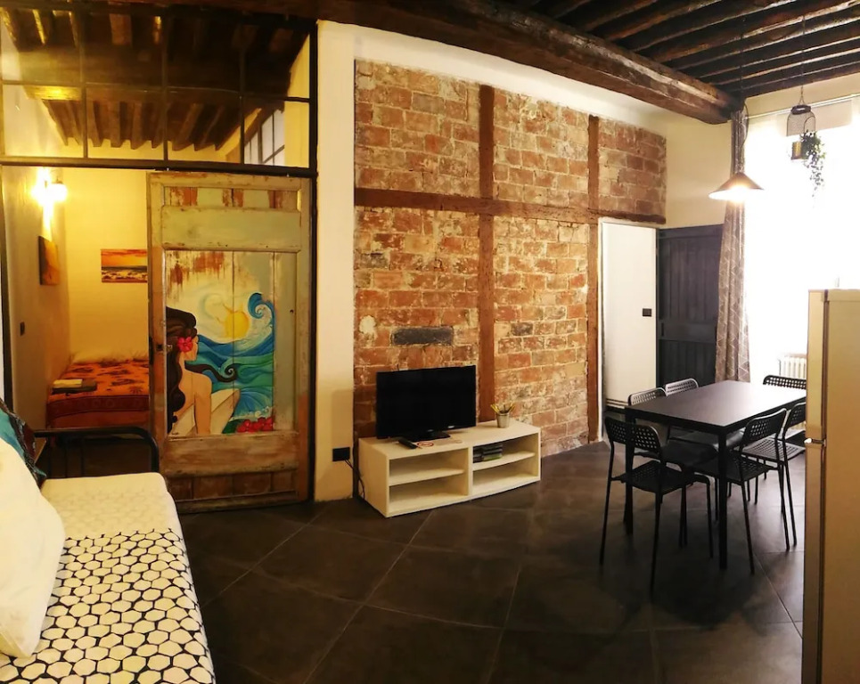 Blue Room Apartment