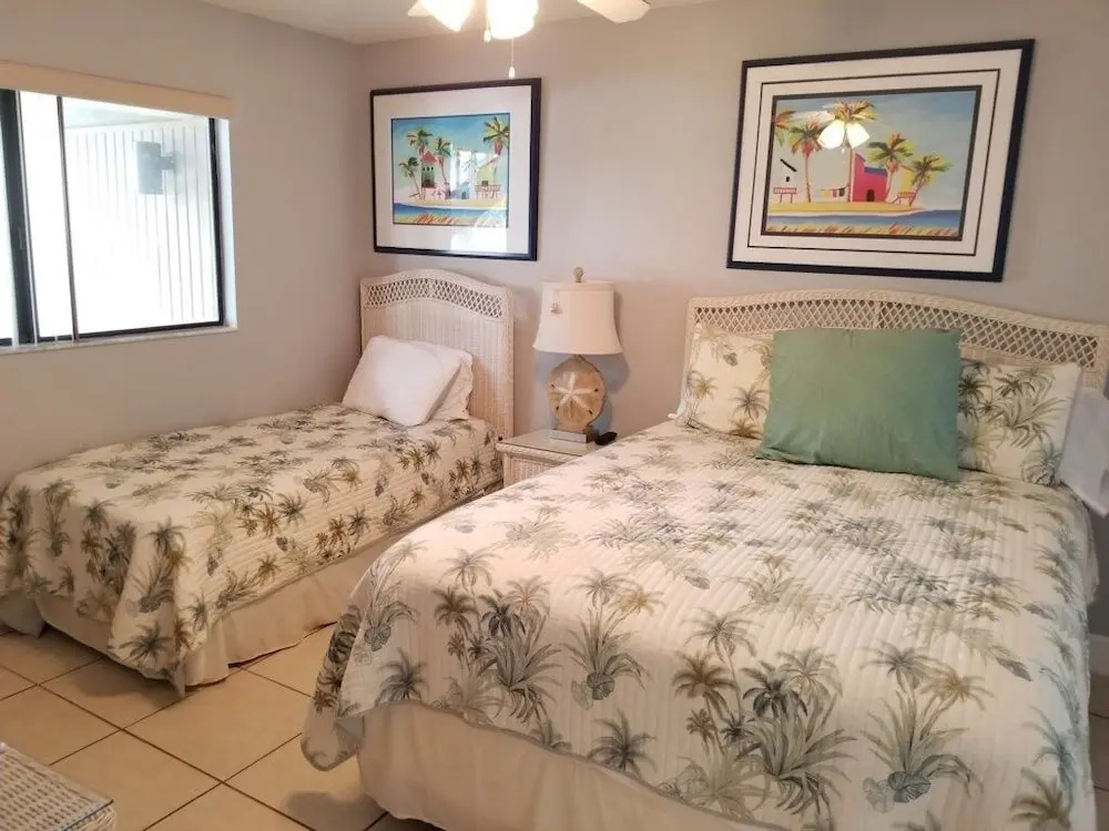 Hibiscus B203 New 2 Bedroom Condo by Redawning