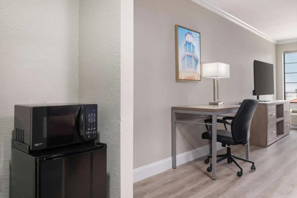 Melrose @ Seabrook, BW Signature Collection by Best Western