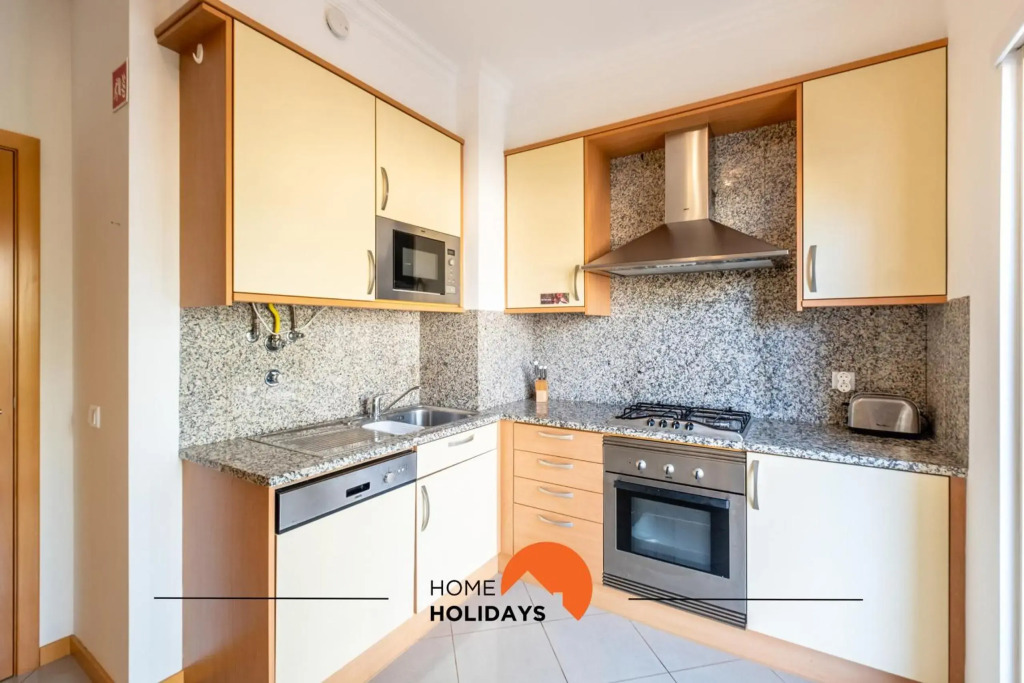 #004 Amazing T2 with seaview and pool 900m beach