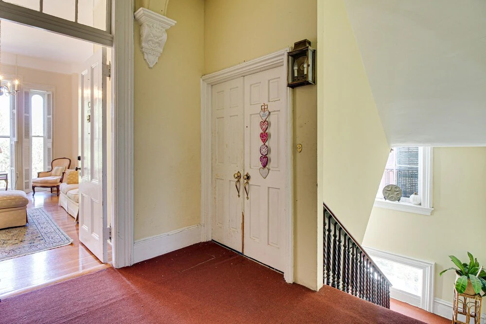 Downtown Savannah Apartment, Walk to Forsyth Park!