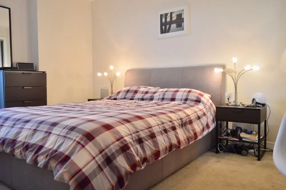 Modern 1 Bedroom Apartment off Leith Walk