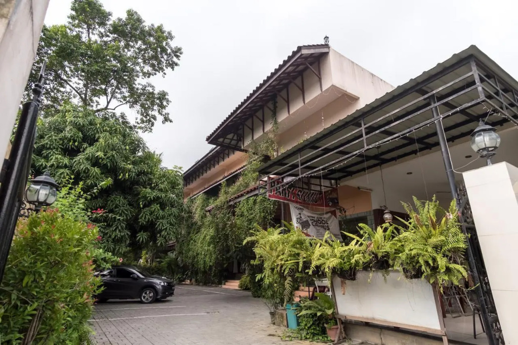 OYO 994 Huber Apartment