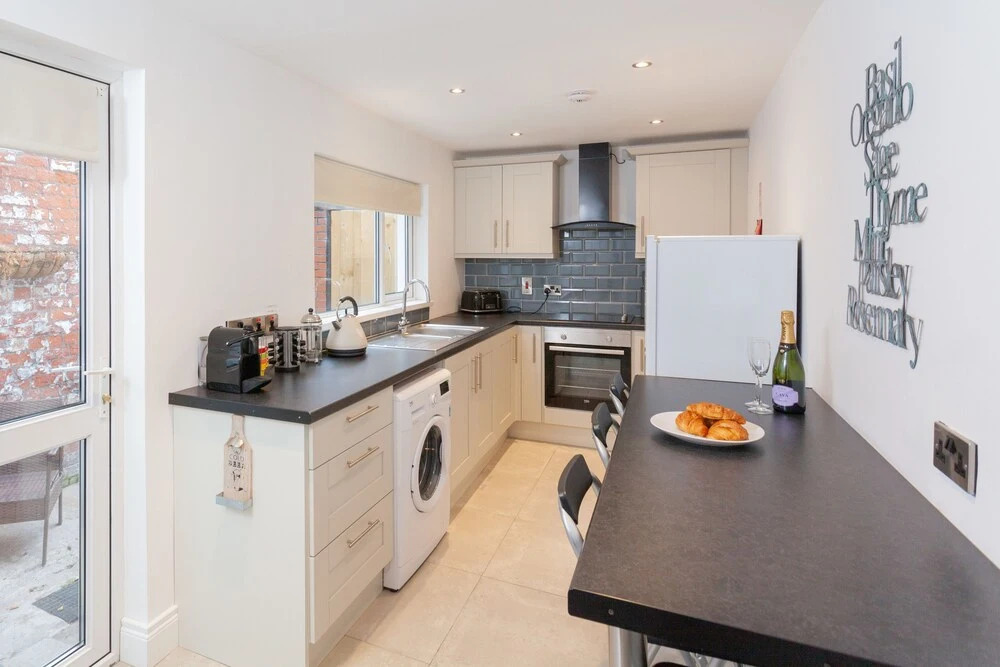 92 Templemore Ave Guest house