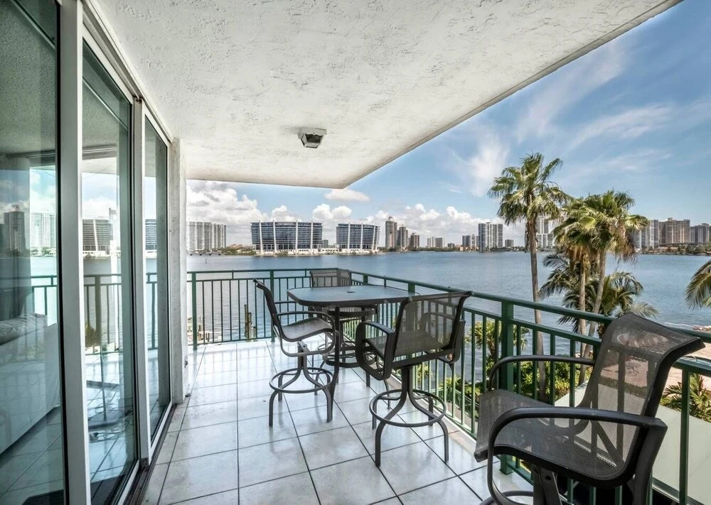 Le Montcalm 303 - Condo 4 People, Sunny Isles