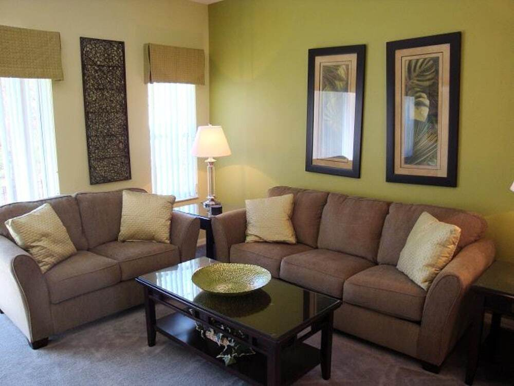 4 BR Town Home in Emerald Island