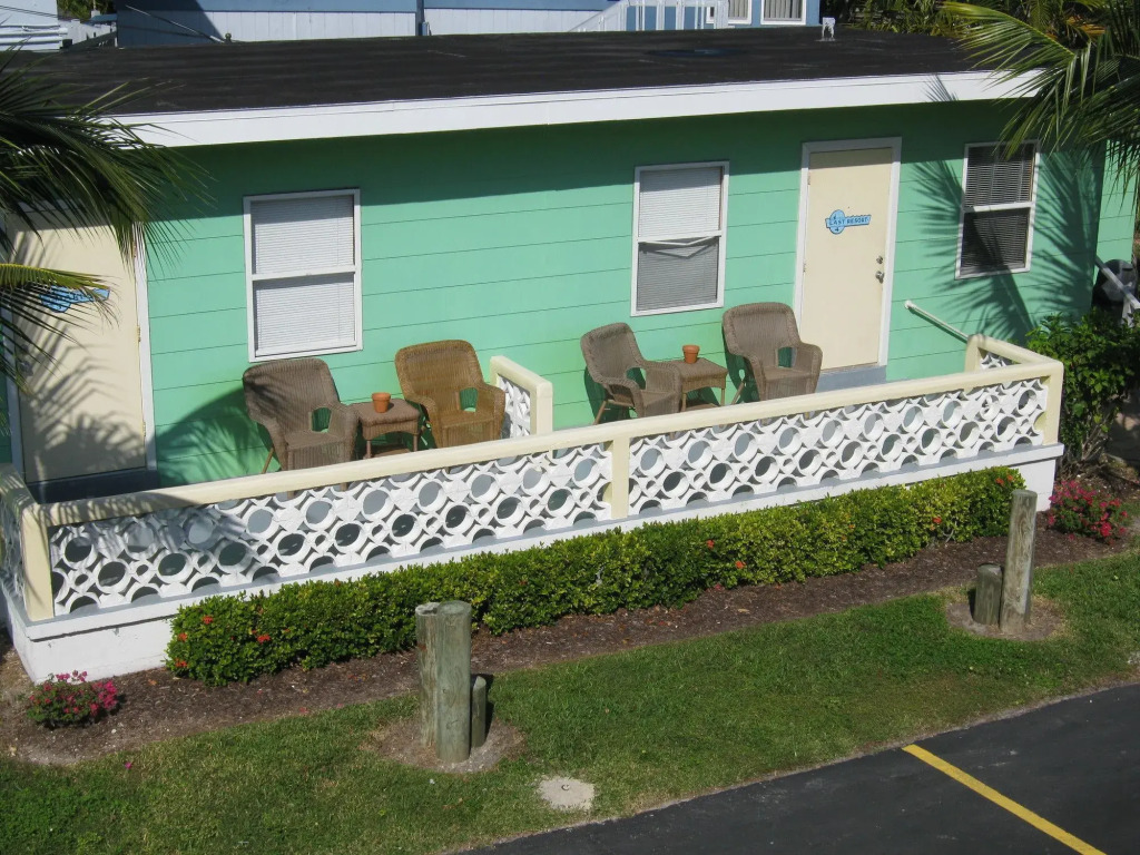 The Holiday Court Villas and Suites